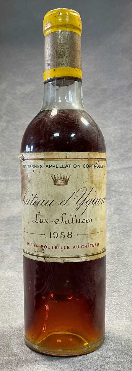 Chateau D'Yquem, Sauternes 1er Grand Cru 1958, a half bottle, level very top shoulder, label