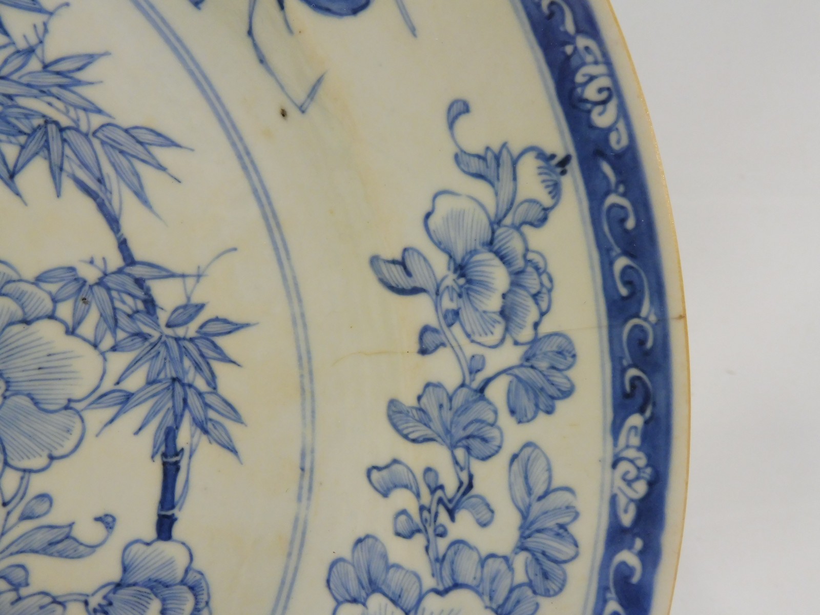 A 19th Century or earlier Chinese circular charger, 13 3/4" diameter. - Image 2 of 4