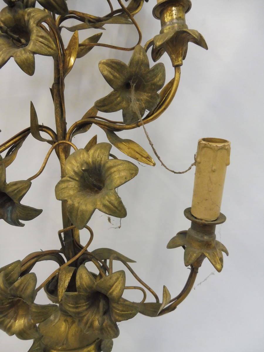 A tall brass table lamp centrepiece in the form of an entwined plant with flowers, raised upon a - Image 3 of 7