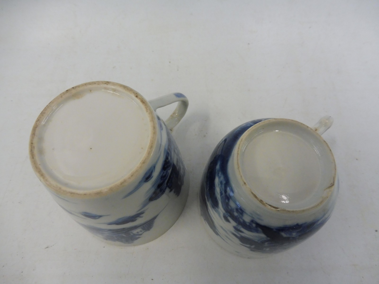 Two 19th Century blue and white cups, probably Chinese. - Image 5 of 6