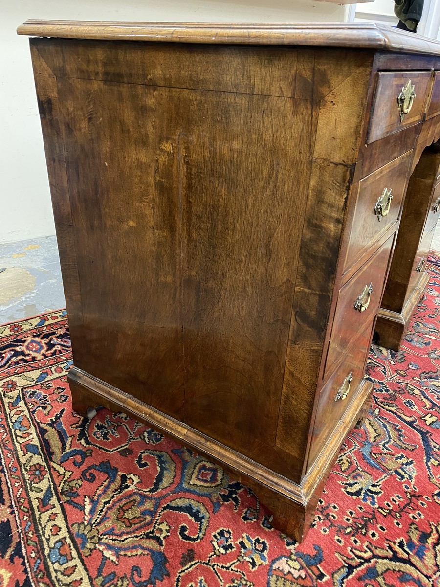 A walnut twin pedestal writing desk, late 19th Century in a Georgian style, 41" w x 30" h x 21 1/ - Image 9 of 10