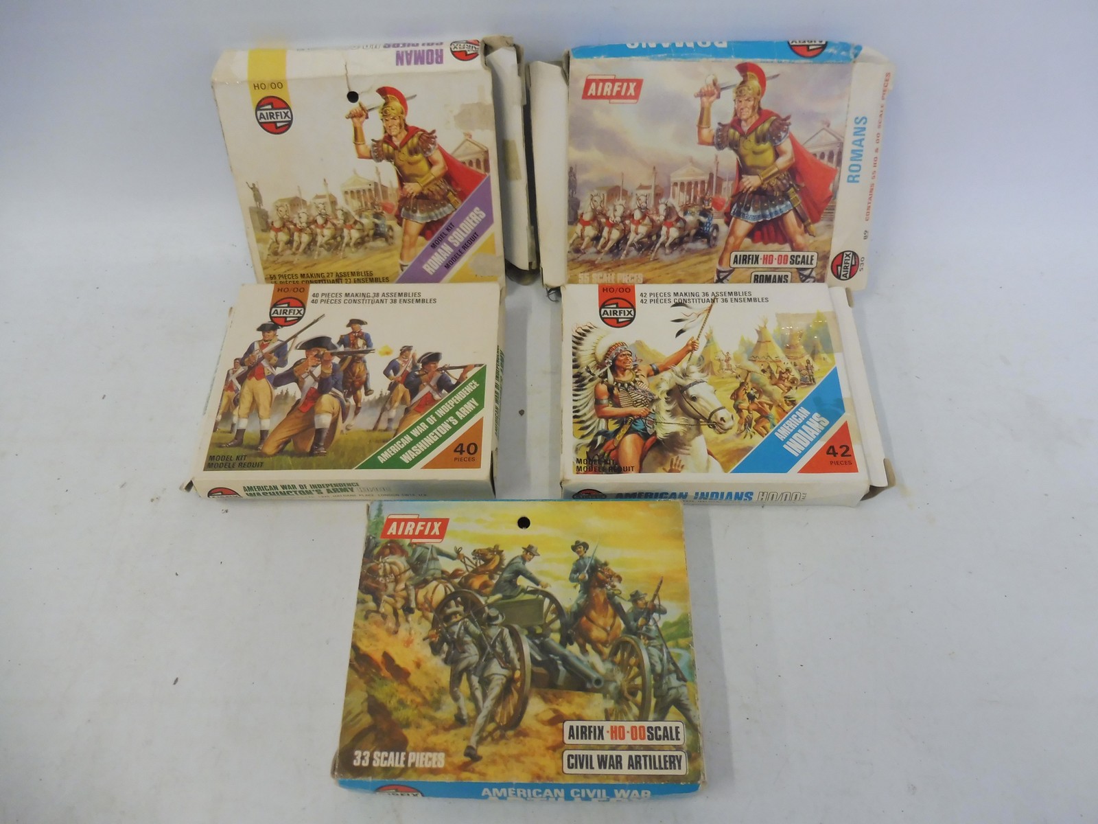 Five HO/OO gauge plastic soldier sets, Roman soldiers, American Indians, American civil war