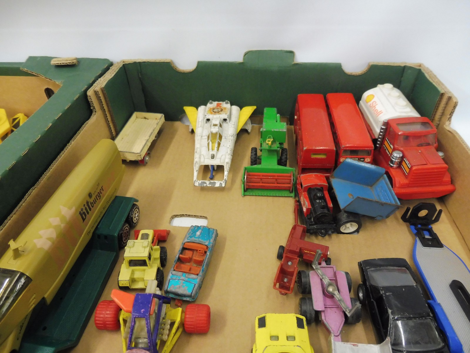 A collection of die-cast and plastic vehicles, various makers. - Image 3 of 3