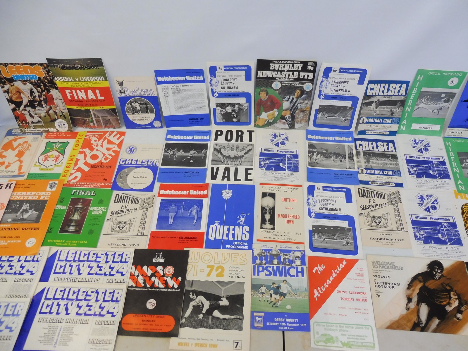 A large box of mixed sporting and other ephemera and programmes, some 1950s football: Swindon - Image 6 of 19