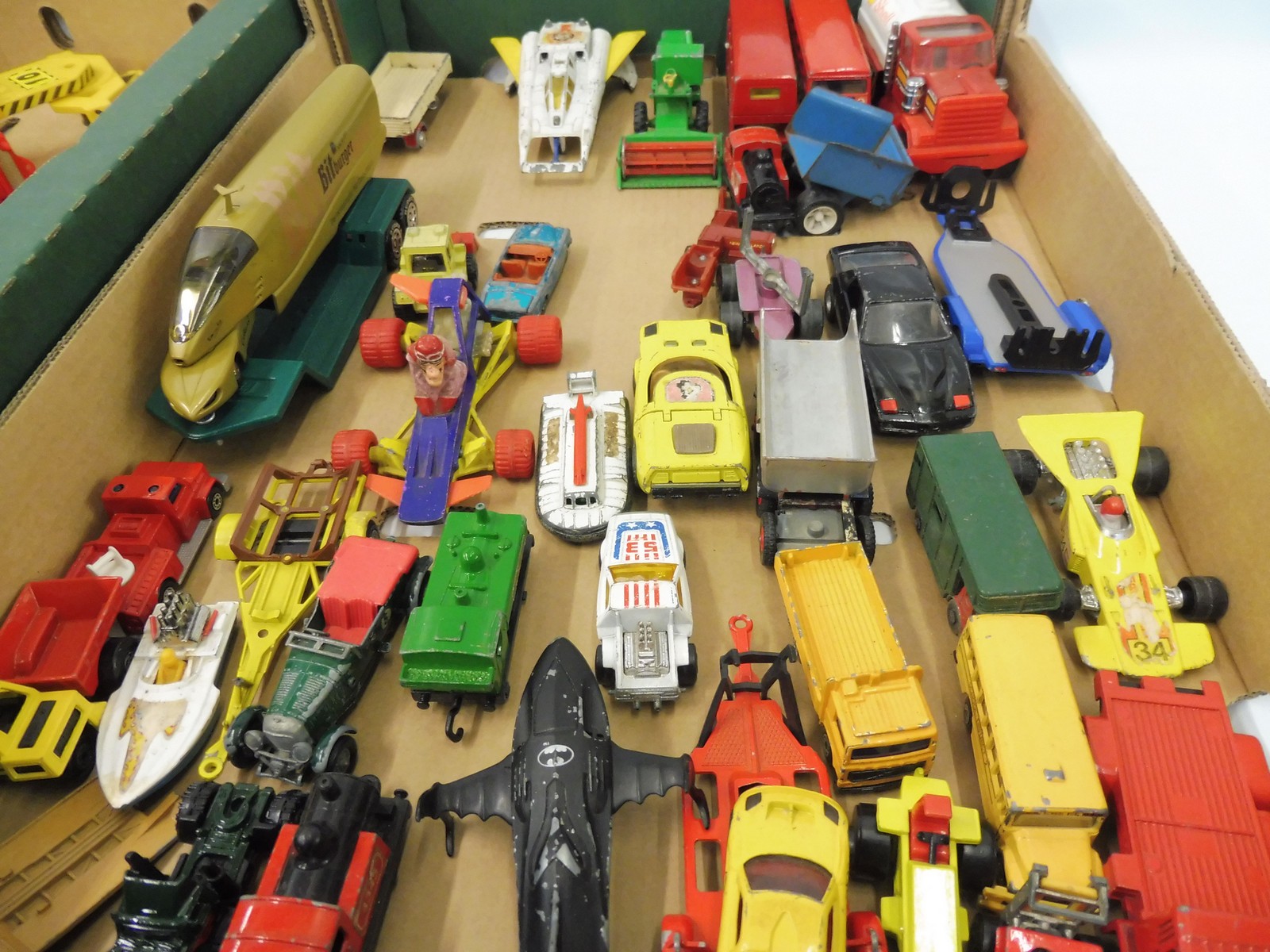 A collection of die-cast and plastic vehicles, various makers. - Image 2 of 3