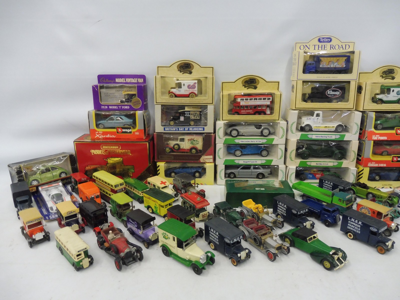 A box of playworn die-cast models, various makers including Matchbox and Corgi, mainly boxed. - Image 2 of 4