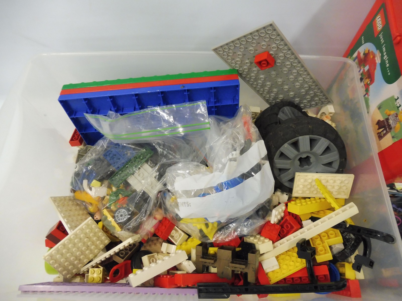 A quantity of unchecked Lego and Megablocks in three boxes. - Image 2 of 4