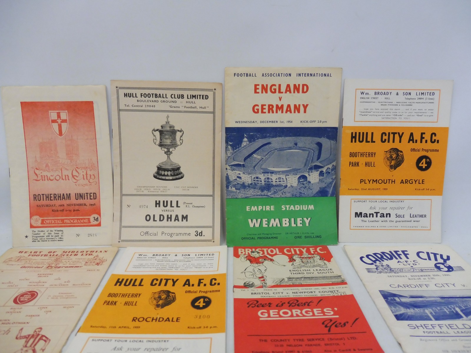A large box of mixed sporting and other ephemera and programmes, some 1950s football: Swindon - Image 17 of 19