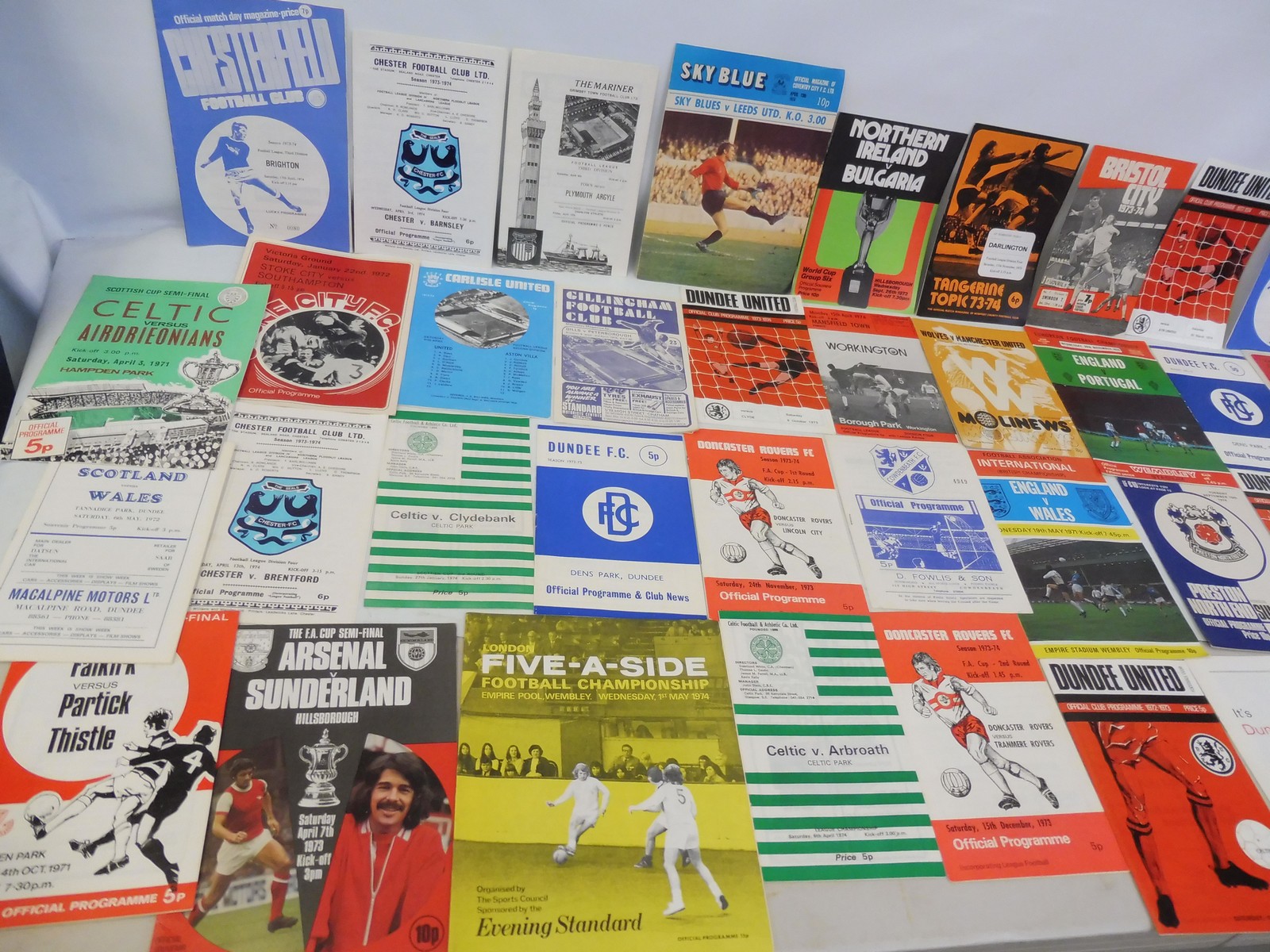 A large box of mixed sporting and other ephemera and programmes, some 1950s football: Swindon - Image 4 of 19