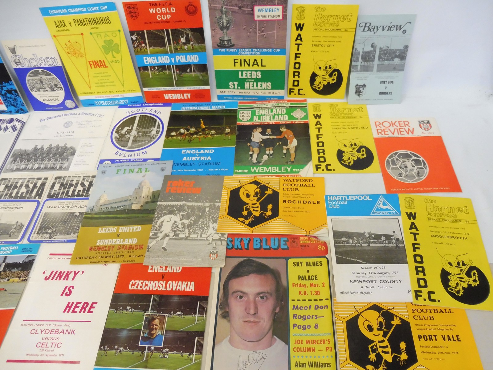 A large box of mixed sporting and other ephemera and programmes, some 1950s football: Swindon - Image 12 of 19