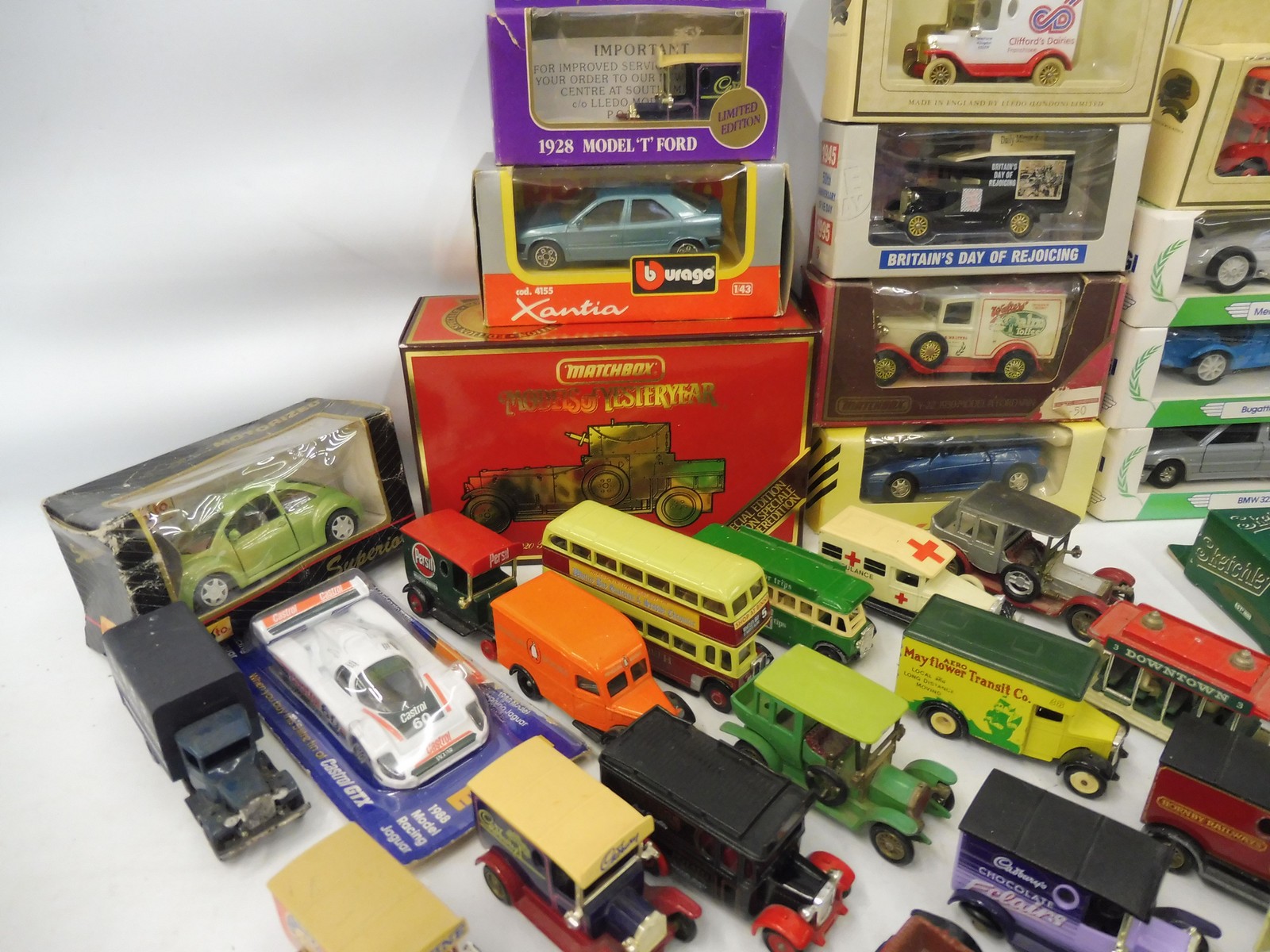 A box of playworn die-cast models, various makers including Matchbox and Corgi, mainly boxed. - Image 4 of 4