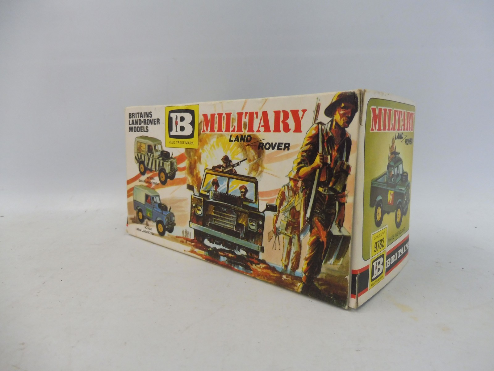 A boxed Britains circa 1970s Military model 9782 British Land Rover plus figures, box fair for - Image 3 of 3