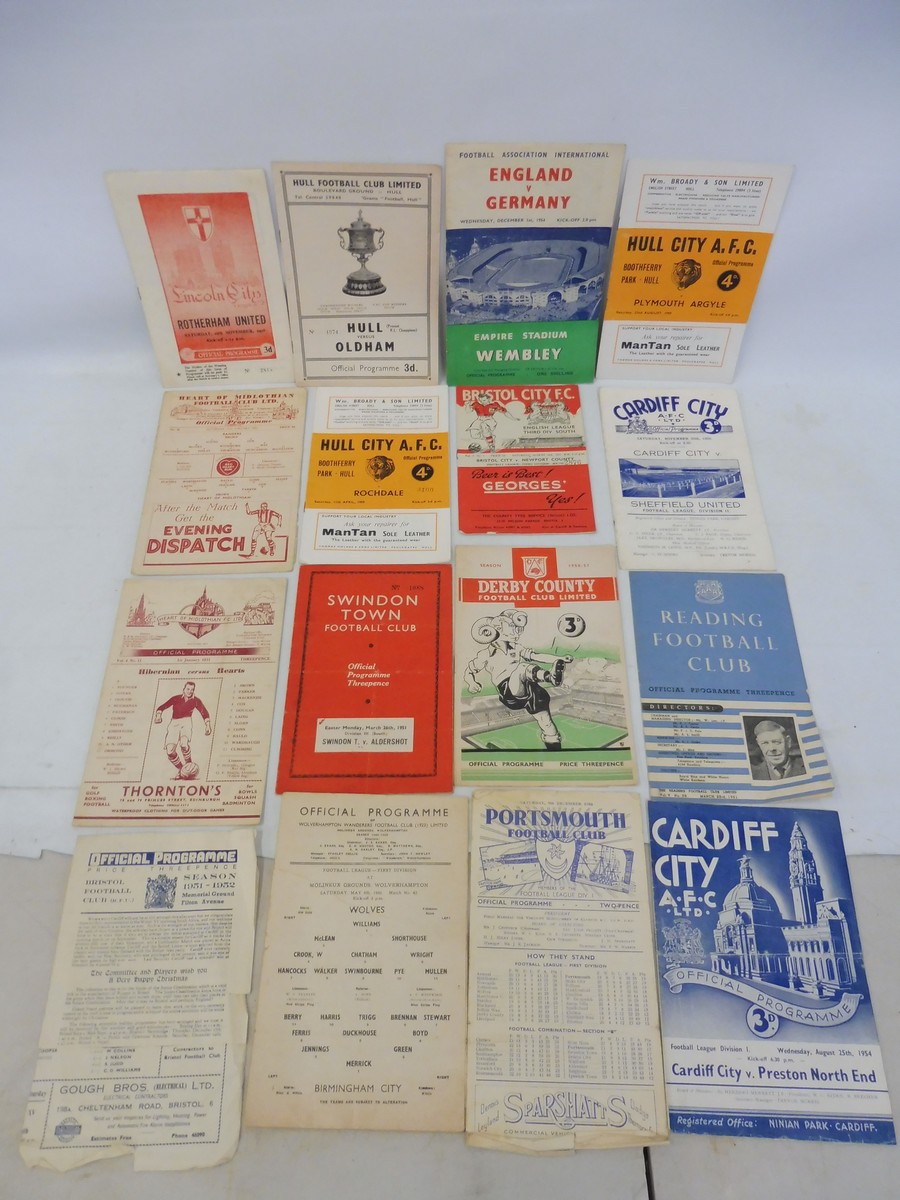 A large box of mixed sporting and other ephemera and programmes, some 1950s football: Swindon - Image 16 of 19