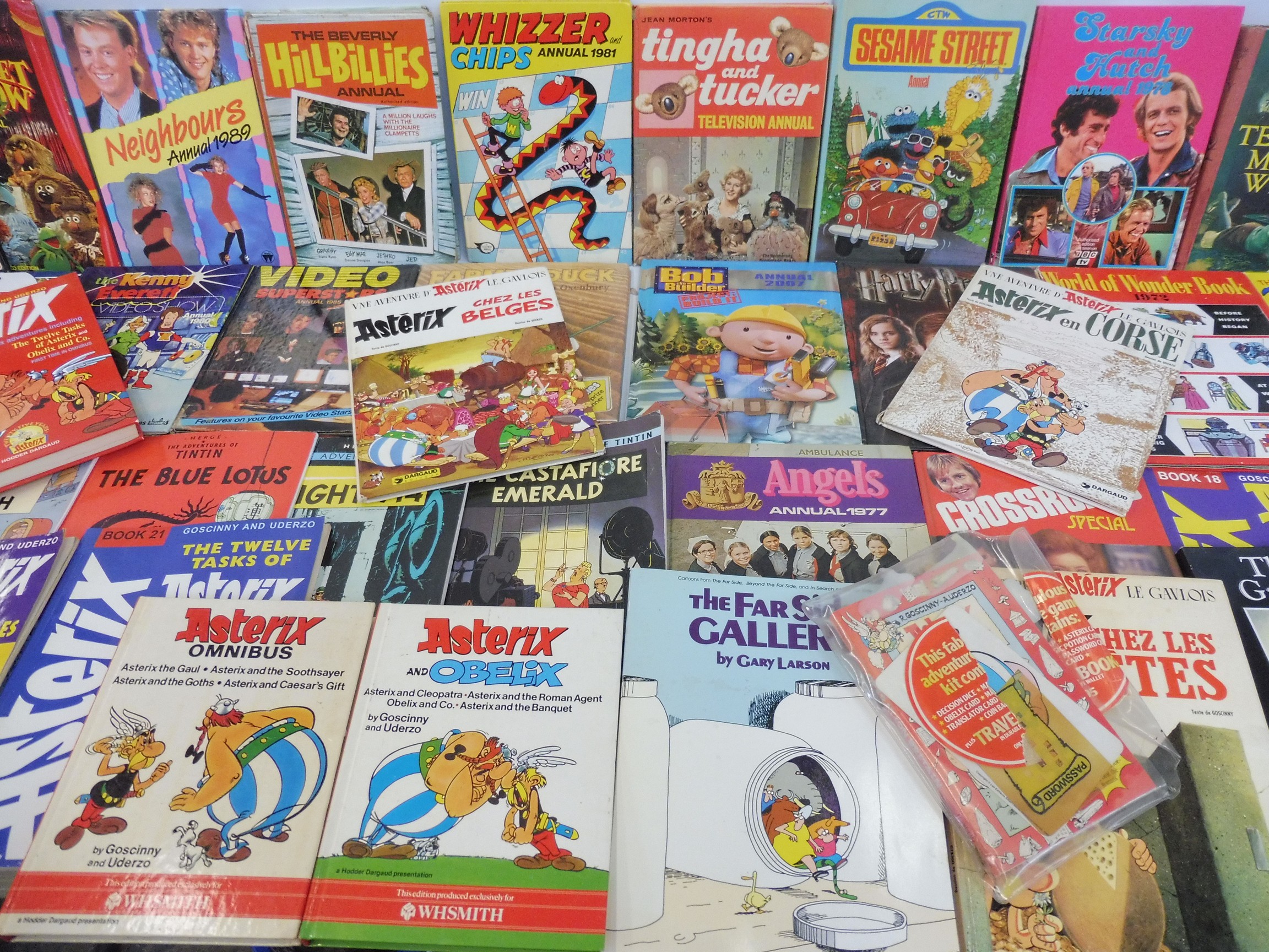 A quantity of mainly TV related annuals including Starskey and Hutch, Asterix and Tin Tin.