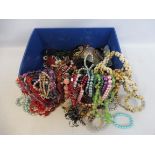 A quantity of assorted costume jewellery.