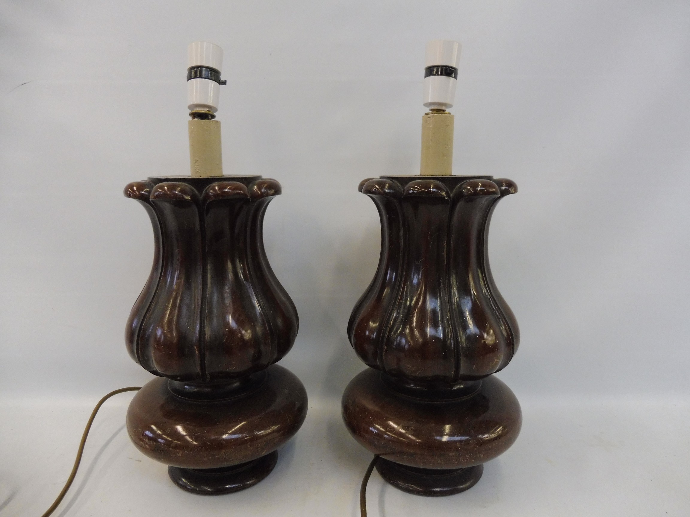 A pair of good quality mahogany bulbous fluted table lamps, each 12 1/2" tall excluding bulb - Image 4 of 4