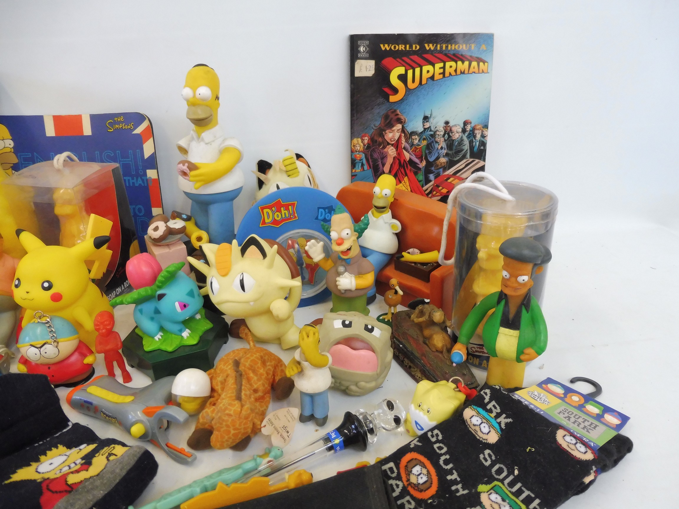 A selection of Simpsons collectables and others. - Image 2 of 3