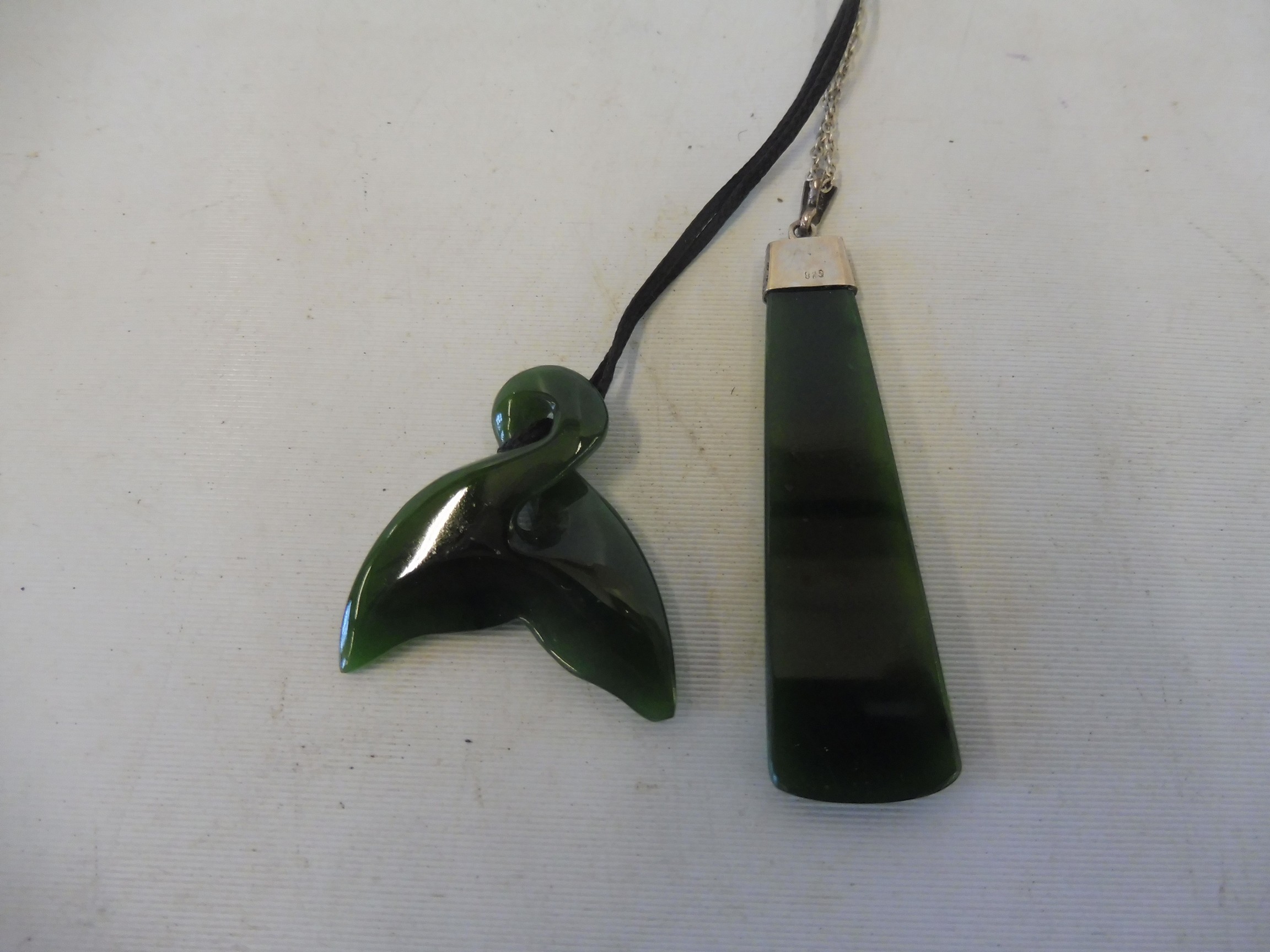 A New Zealand jade pendant and one other. - Image 3 of 3