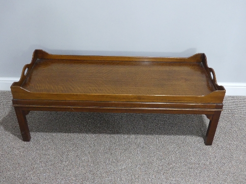 An Edwardian mahogany piecrust Occasional Table, with cabriole legs and circular undertier, 29in ( - Image 2 of 3