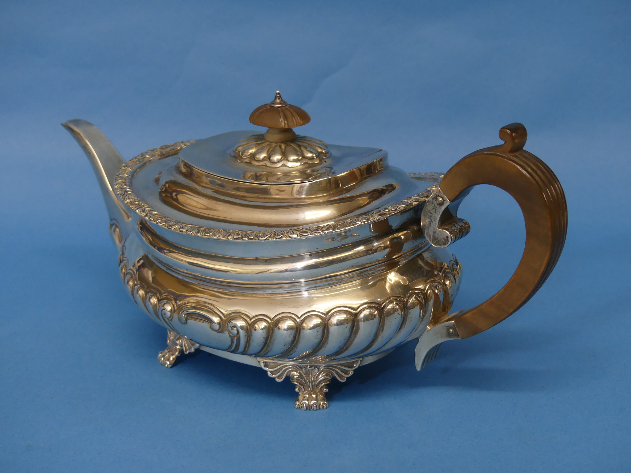 A late Victorian silver Teapot, by Charles Stuart Harris, hallmarked London, 1897, of ovoid form - Image 2 of 6