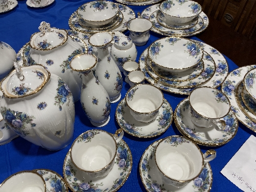 A Royal Albert 'Moonlight Roses' pattern part Dinner and Tea Service, to include a 'Posy Bowl' , sic - Image 4 of 7