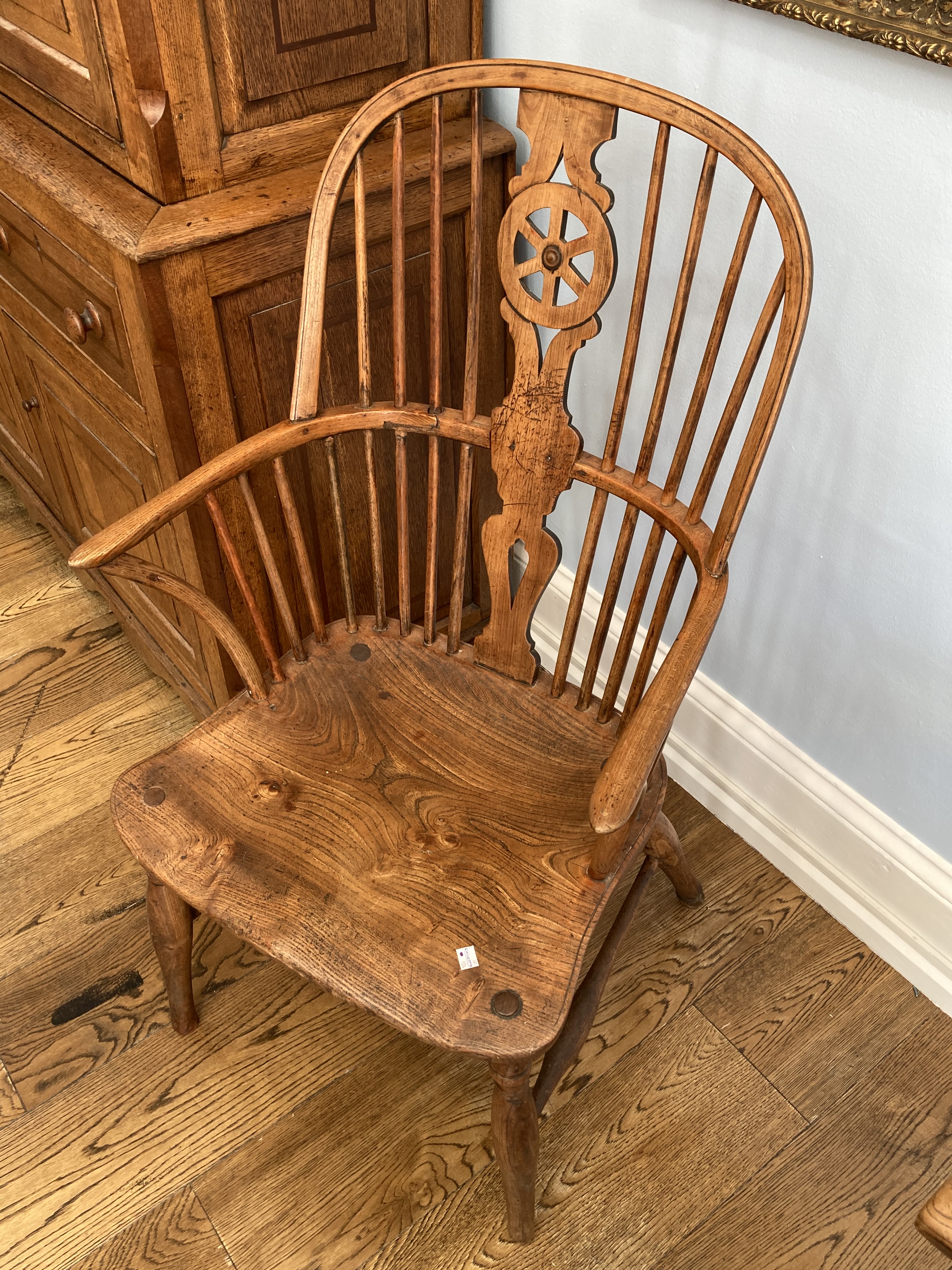An 18thC ash and elm Windsor-back Chair, the hoop back with central pierced splat and wheel - Image 2 of 5