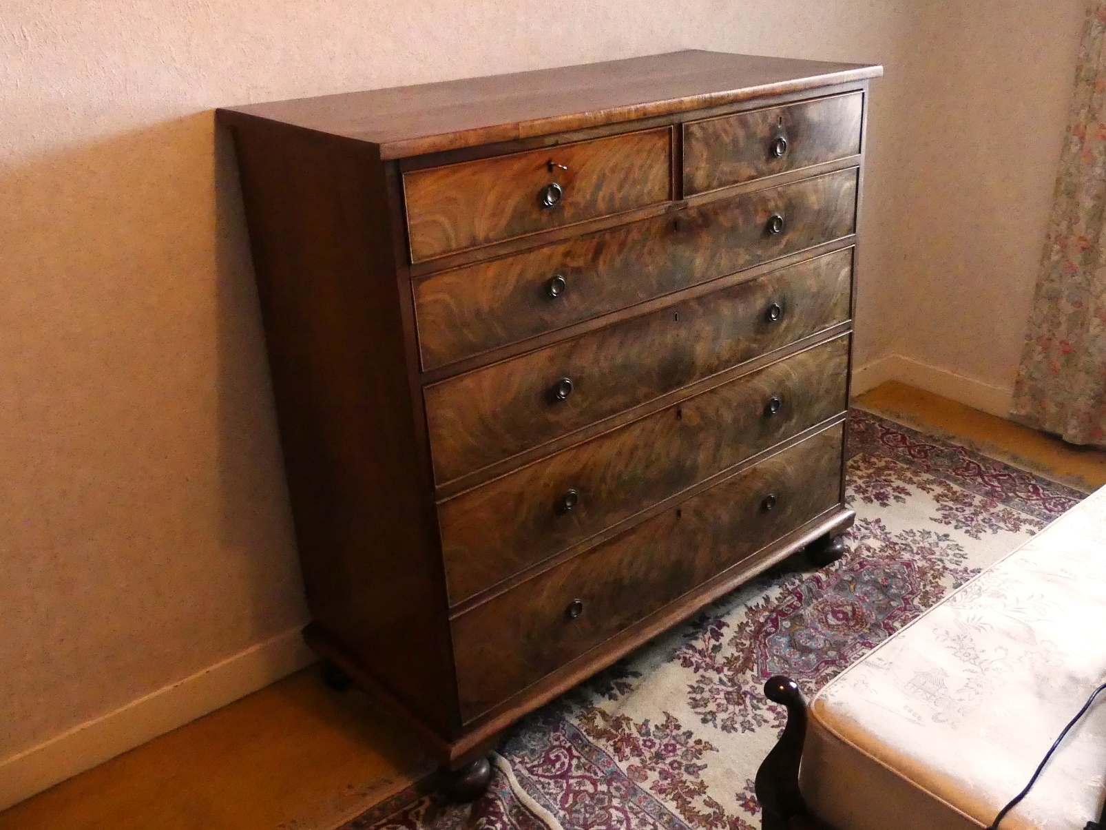 An antique Chest of Drawers, 46in (117cm) wide x 21in (53.25cm) deep x 47in (119.25cm) high. - Image 2 of 2