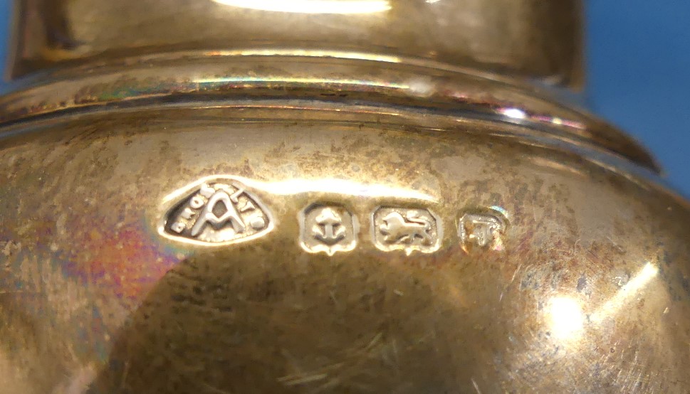 A George V silver Sugar Caster, by Adie Brothers Ltd., hallmarked Birmingham 1933, of baluster - Image 3 of 4