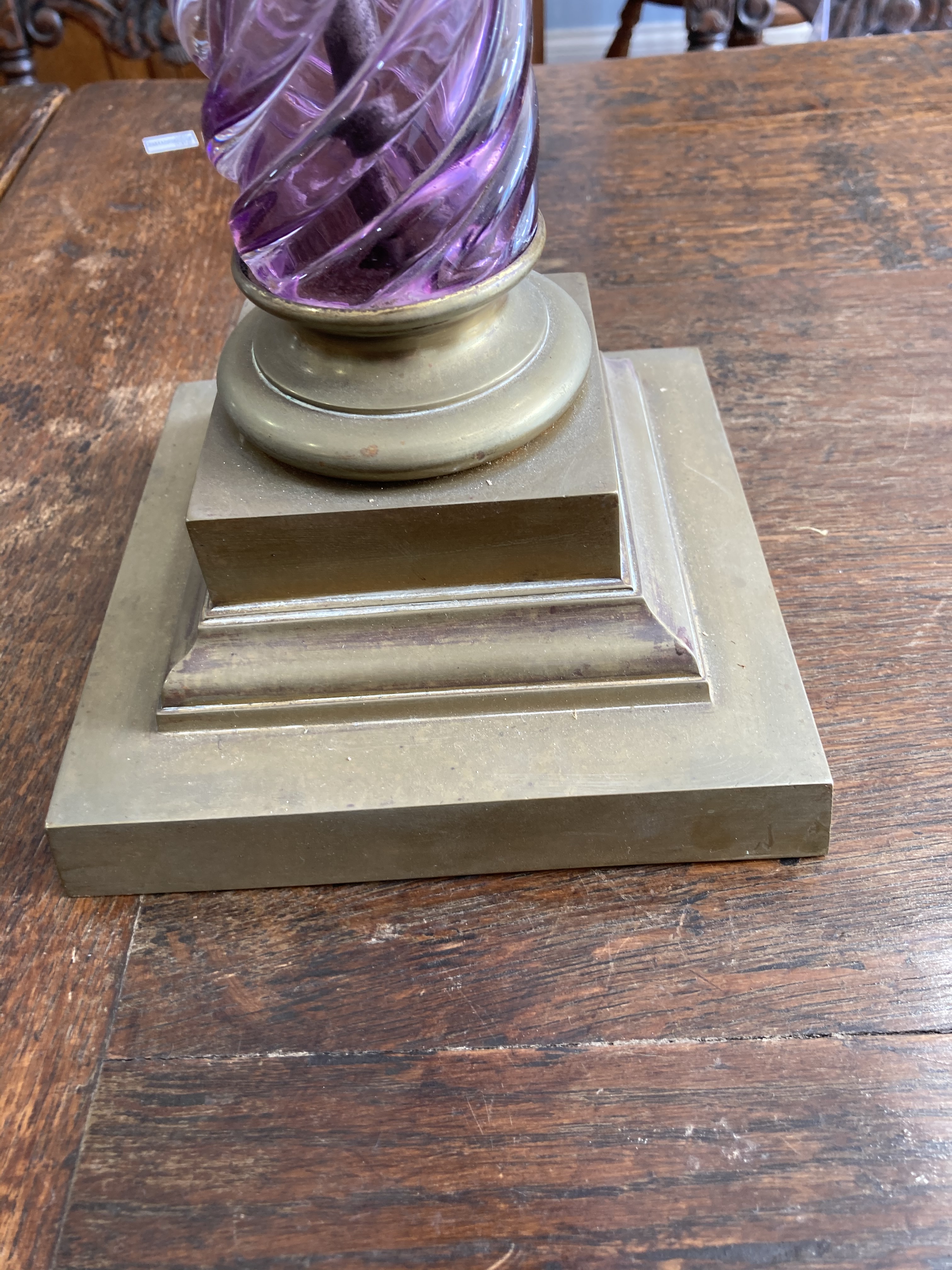 A Victorian purple glass and gilt brass Corinthian column Oil Lamp, the purple glass spiral twist - Image 4 of 6
