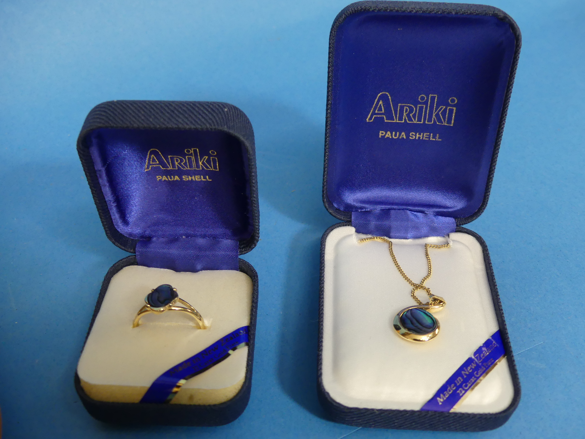 A small quantity of Jewellery and Costume Jewellery, including 7.3g damaged 9ct gold, a narrow - Image 5 of 5