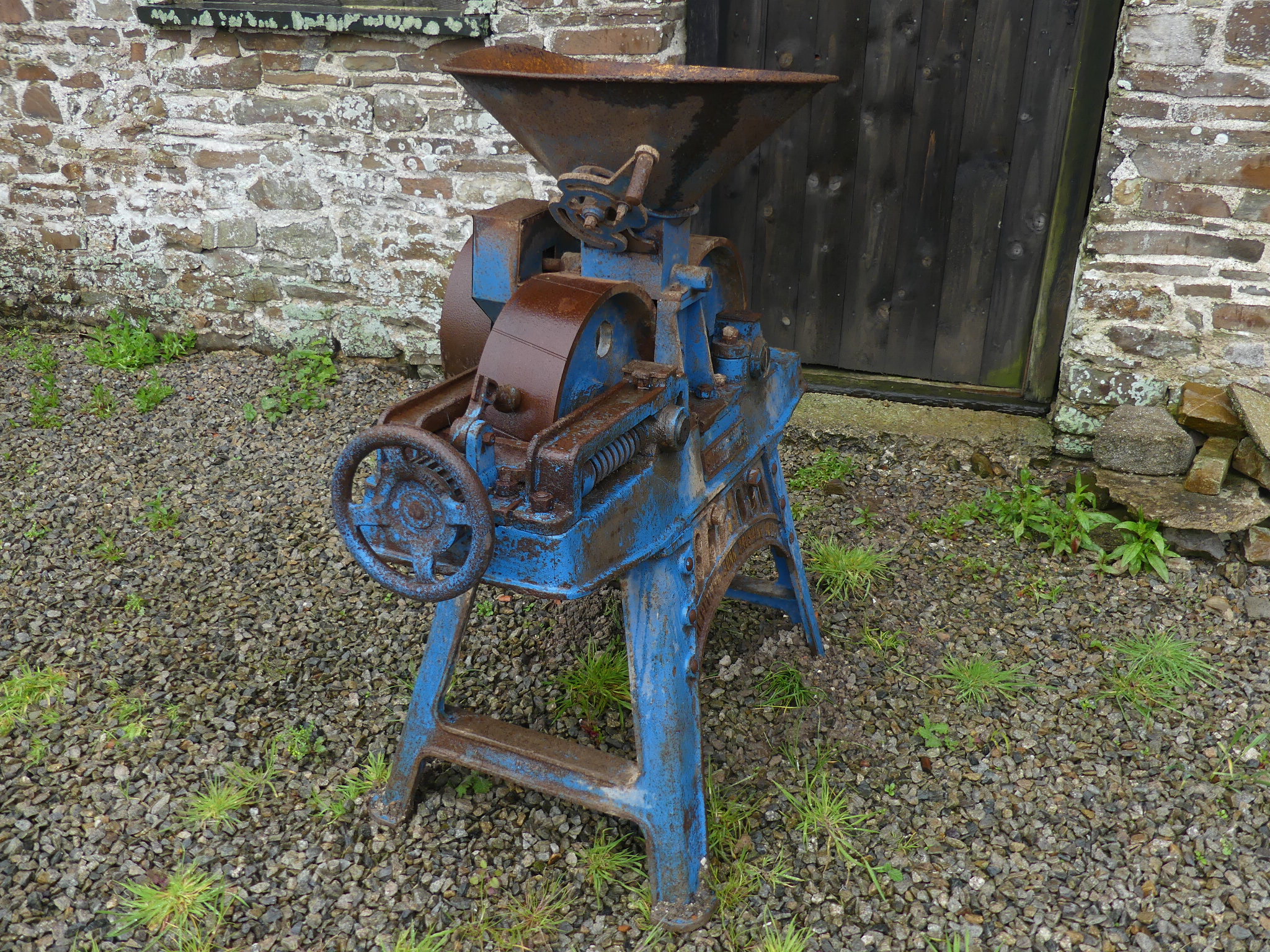 A vintage painted cast iron 'Improved Corn Crushing Mill', by R. Hunt & Co.Ltd Earls Colne - Image 2 of 14