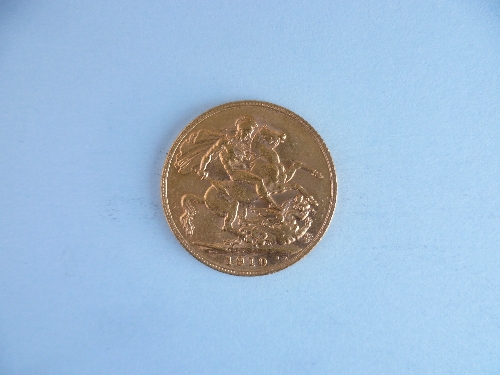 An Edward VII gold Sovereign, dated 1910.