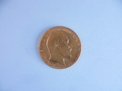 An Edward VII gold Sovereign, dated 1910. - Image 2 of 2