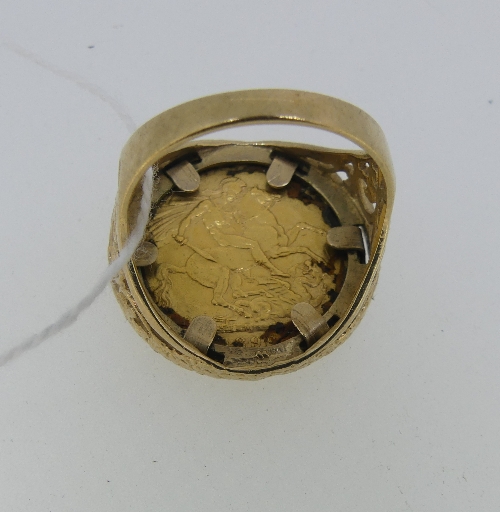 A Victorian gold Sovereign, dated 1899, Melbourne Mint, in 9ct gold ring mount with pierced - Image 2 of 4