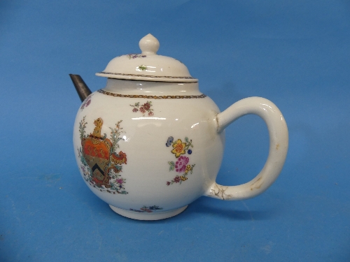 An 18thC Chinese Export Armorial Teapot, decorated in floral sprays with central crest and gilded - Image 10 of 16