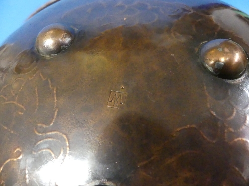 A quantity of Arts and Crafts metalwares; comprising a Hugh Wallis hammered copper bowl with - Image 6 of 7