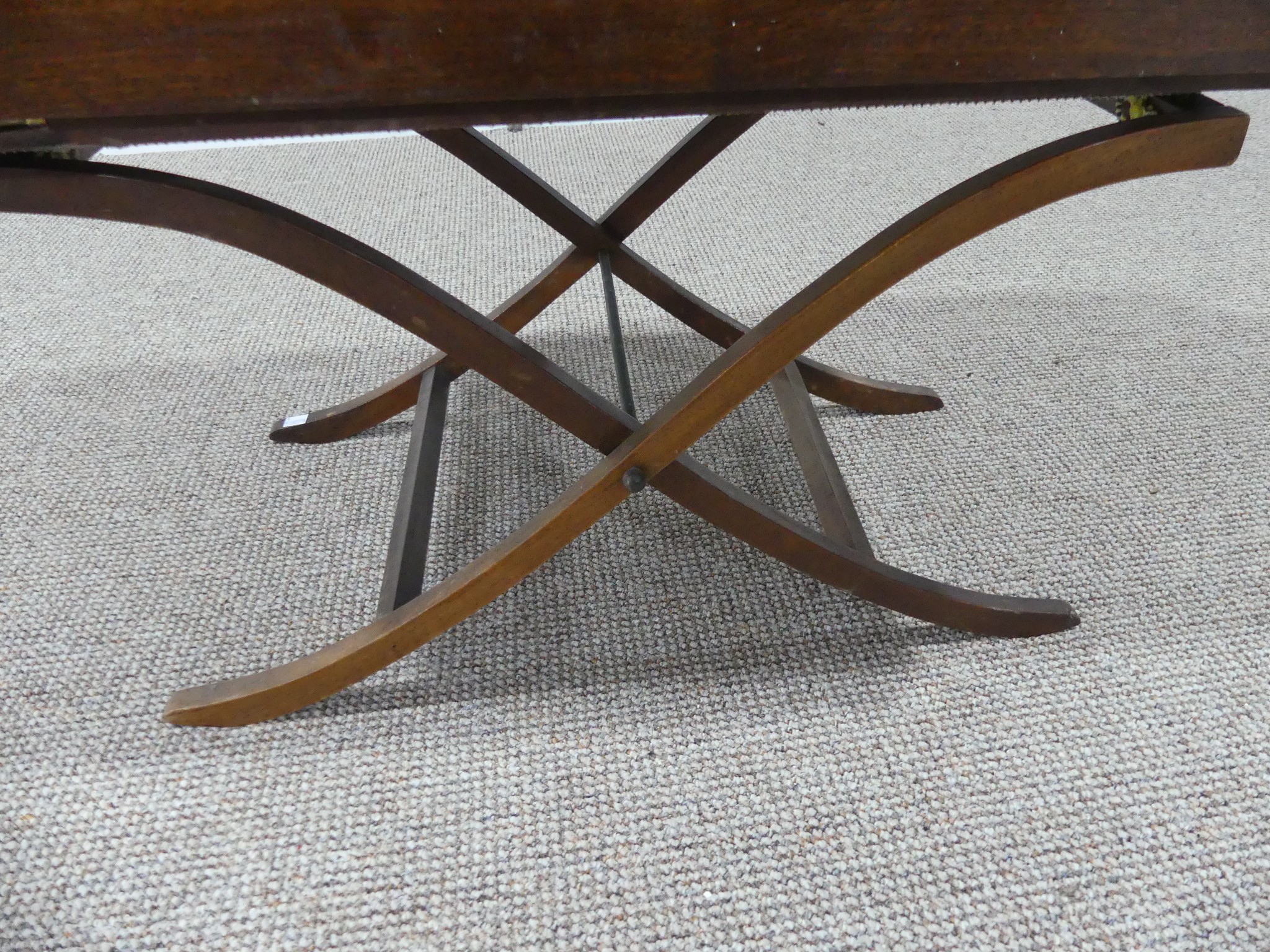 A Victorian mahogany Butlers Tray, the folding sides, pierced with kidney shaped apertures, together - Image 4 of 4