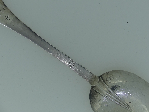 A William III West Country silver lace back Trefid Spoon, by John Murch, Plymouth, makers mark - Image 4 of 9