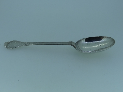 A William III West Country silver lace back Trefid Spoon, by John Murch, Plymouth, makers mark - Image 6 of 6