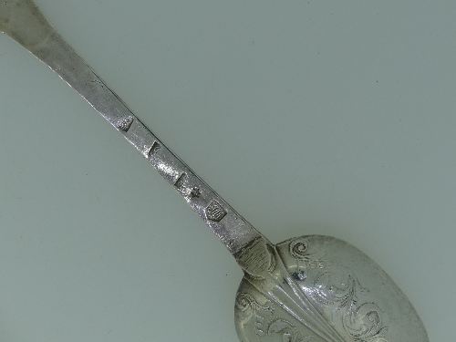 A William and Mary West Country silver lace back Trefid Spoon, by John Murch, Plymouth, makers - Image 4 of 11
