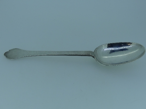 A William III period West Country silver Trefid Spoon, bearing two makers marks, one for John - Image 8 of 10