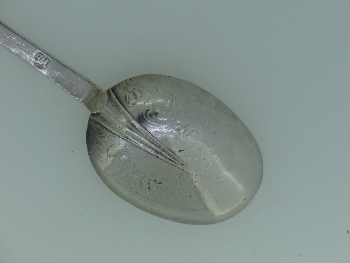 A William III West Country silver lace back Trefid Spoon, by John Murch, Plymouth, makers mark - Image 6 of 9