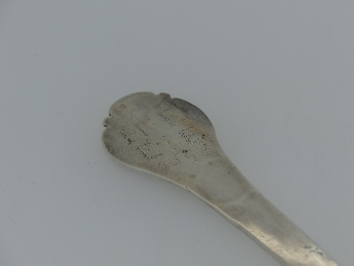 A William and Mary West Country silver lace back Trefid Spoon, by John Murch, Plymouth, makers - Image 10 of 11