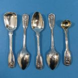 A George IV silver Salt Spoon, by William Eley & William Fearn, hallmarked London, 1822, fiddle,