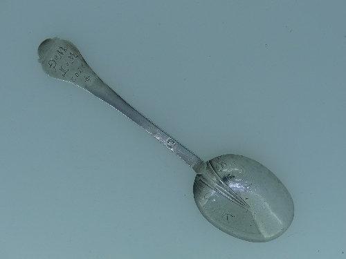 A William III West Country silver lace back Trefid Spoon, by John Murch, Plymouth, makers mark - Image 3 of 9
