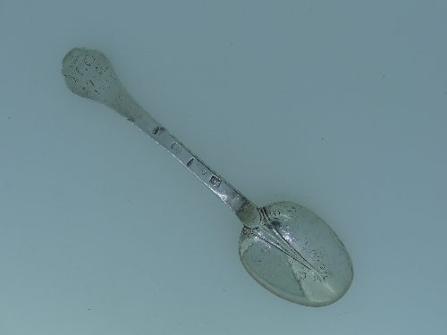 A William and Mary West Country silver lace back Trefid Spoon, by John Murch, Plymouth, makers - Image 3 of 7