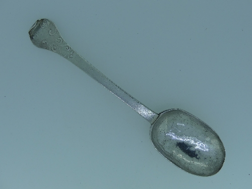 A William III West Country silver lace back Trefid Spoon, by John Murch, Plymouth, with makers - Image 8 of 10