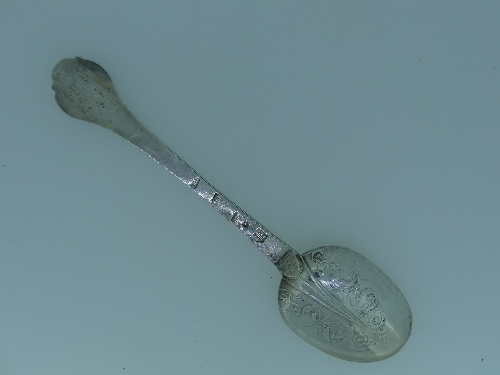 A William and Mary West Country silver lace back Trefid Spoon, by John Murch, Plymouth, makers - Image 3 of 11