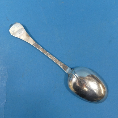 A Queen Anne West Country silver Trefid Spoon, by Henry Muston attrib., hallmarked Exeter, 1703, - Image 2 of 4