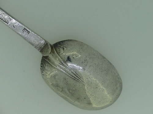 A William III West Country silver lace back Trefid Spoon, by John Murch, Plymouth, with makers - Image 6 of 10